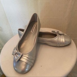 American Eagle Silver Ava ballet slip on